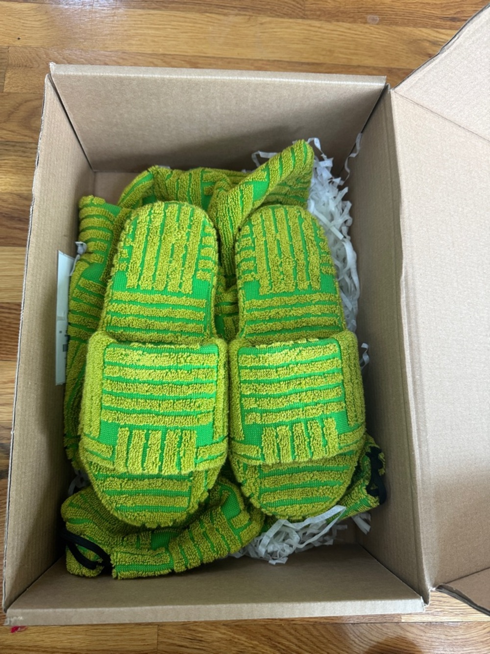 Bottega Veneta Neon Green Terry Resort Slide Slippers w/dustbag!
